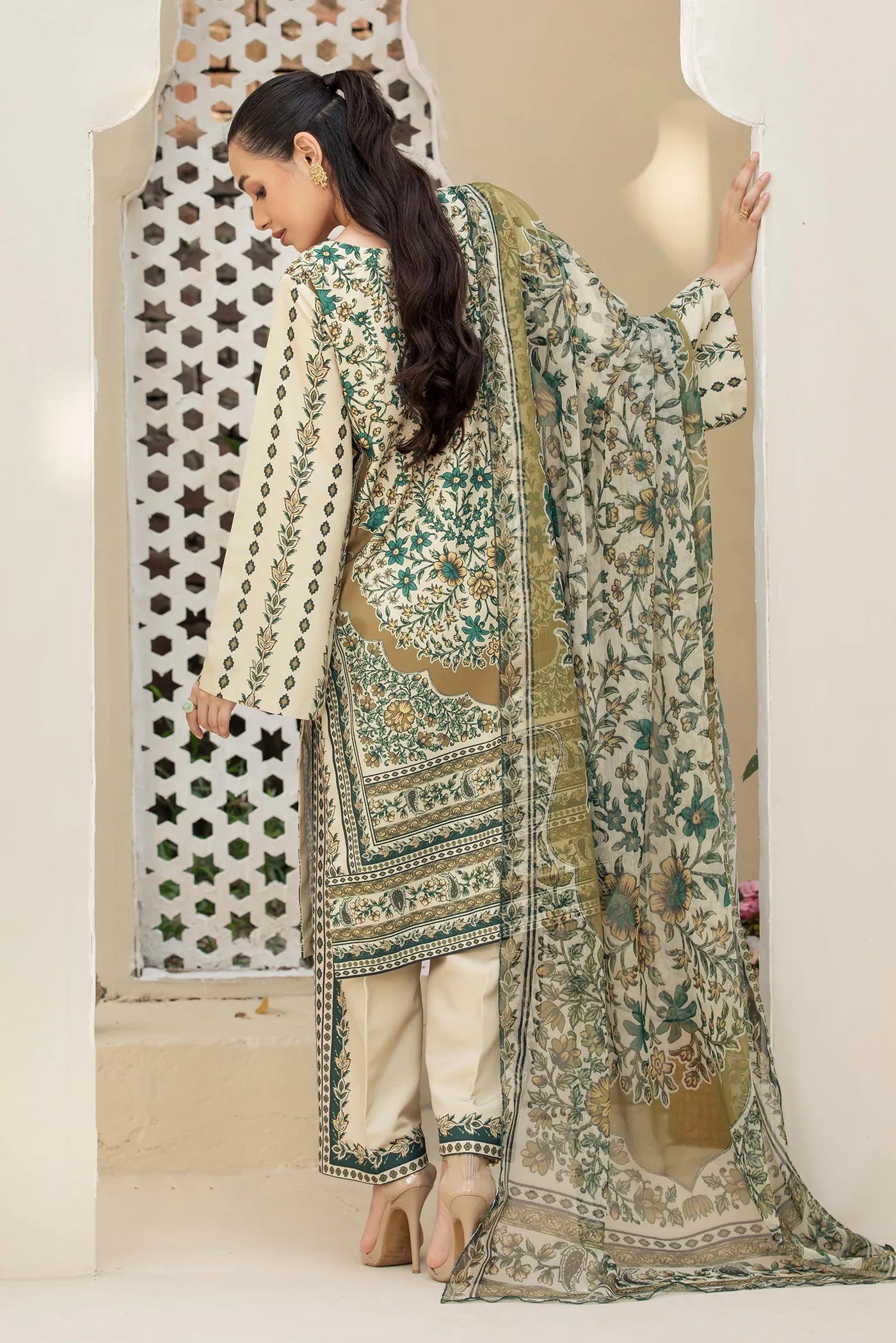 Adan libas slub fabric winter wear 3-piece with chiffon dupata kameez Length 40" as it is model pic