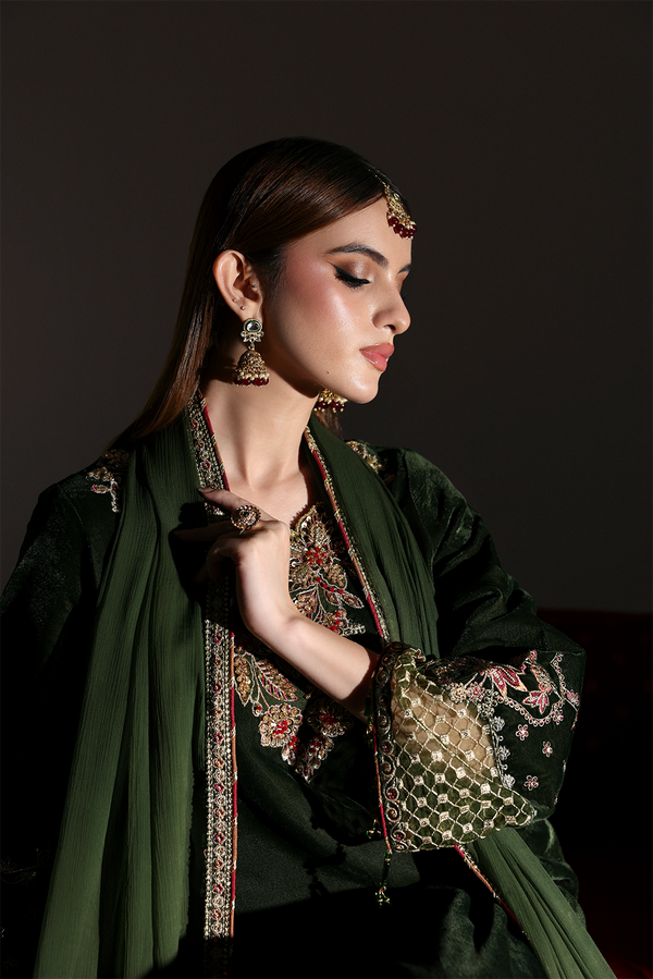 Emaan Adeel Luxury Velvet Mehndi Green Suit – Chiffon Dupatta | Eid & Wedding Collection