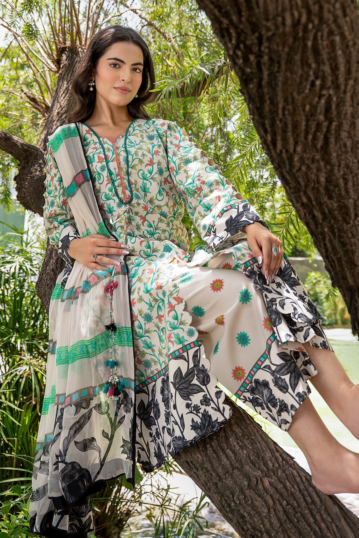 01 Chrizma original brand stitched 3-piece summer wear lawn embroidered with chiffon dupata