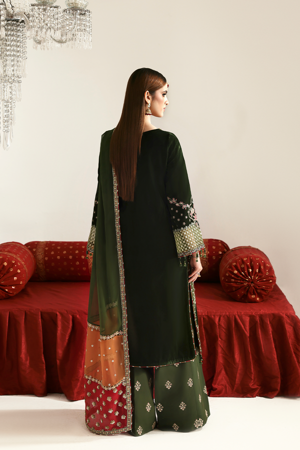Emaan Adeel Luxury Velvet Mehndi Green Suit – Chiffon Dupatta | Eid & Wedding Collection
