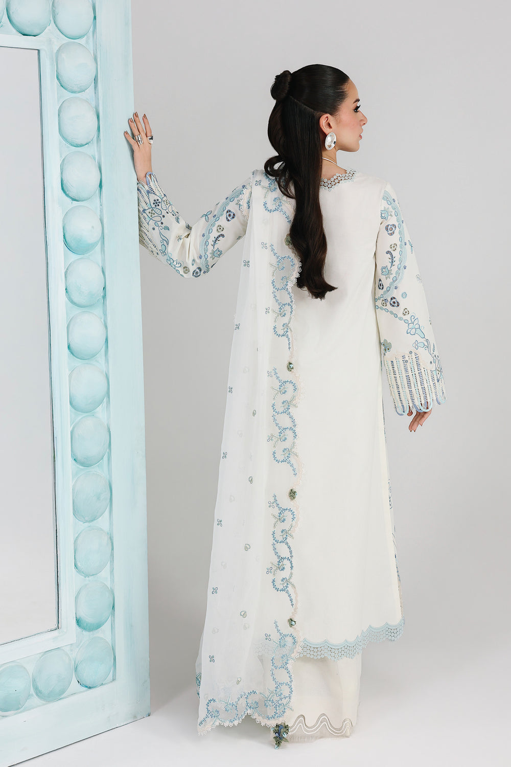 AA1 Original Qalamkar brand stitched 3-piece Luxury Lawn with Chiffon Dupatta Emberoidered embellished Dress.