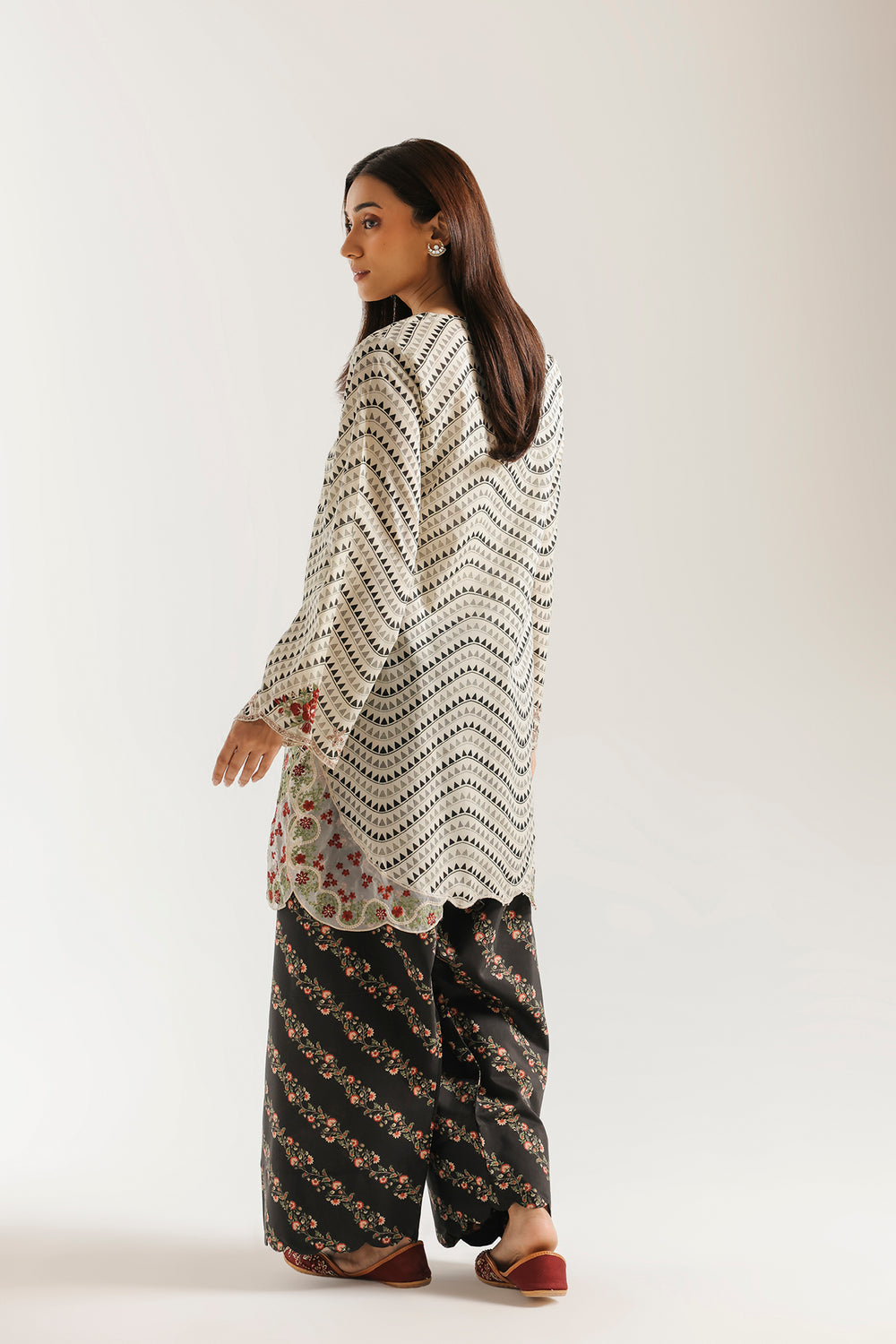 ETHNIC ORIGINAL 2-PIECE Summerwear with  farshi shalwar