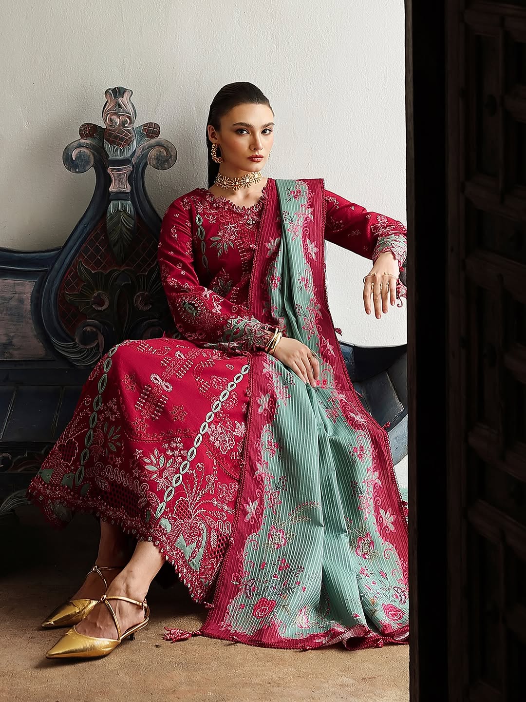 original qalamqar brand Stitched Embroidered Linen with jiqard dupatta 48" length as it is model pic
