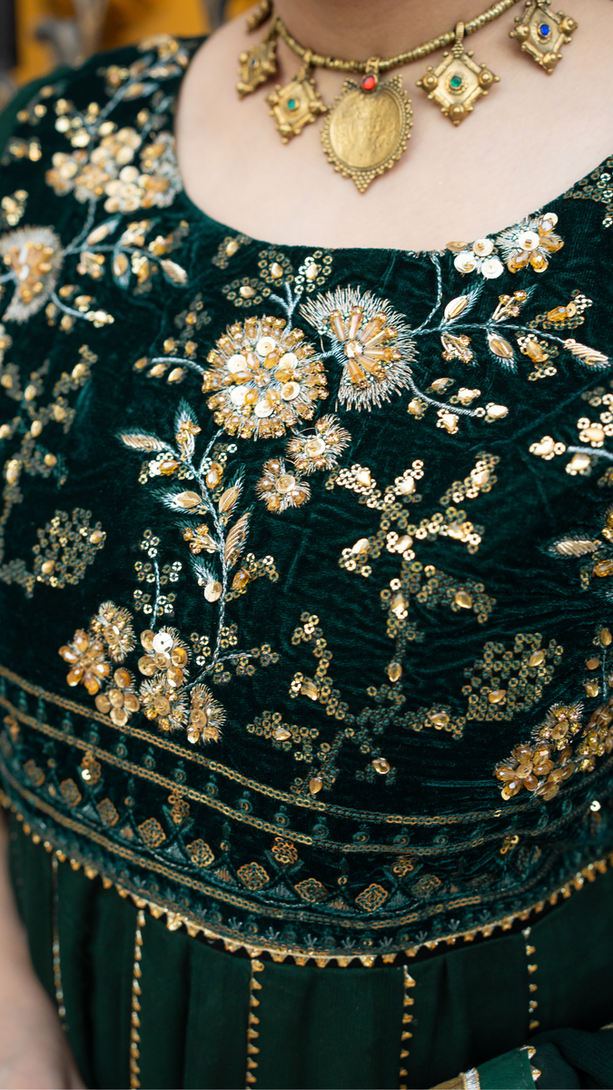 Original by Zahra ahmad brand yok is velvet rest chiffon fabric with chiffon dupata length 50 to 55"
