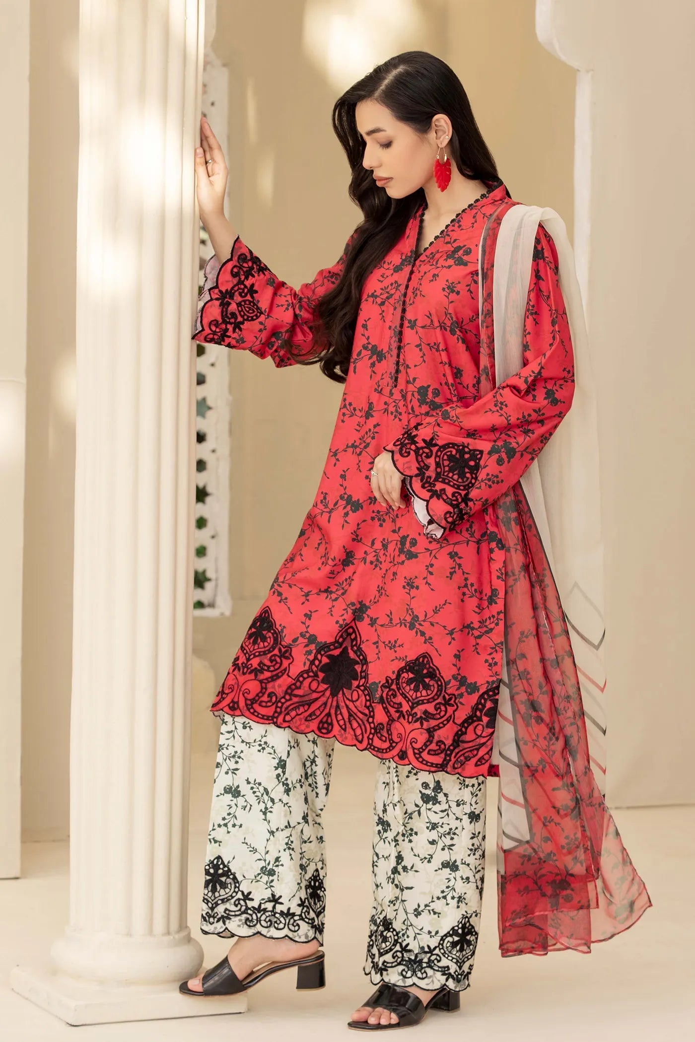 Adan libas slub fabric winter wear 3-piece with chiffon dupata kameez Length 40" as it is model pic