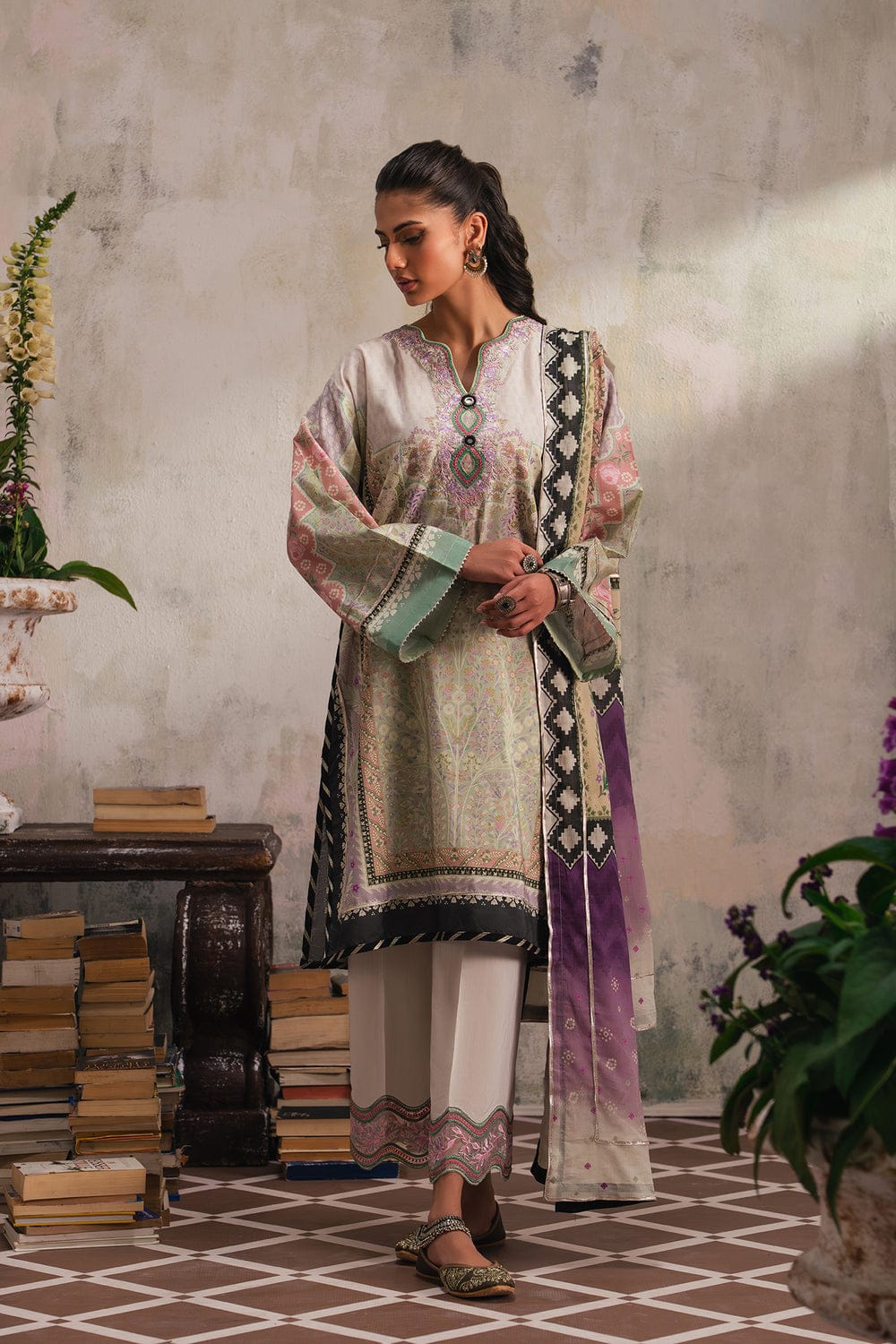 -1 Ethnic original 3-piece summer wear embroidered suit