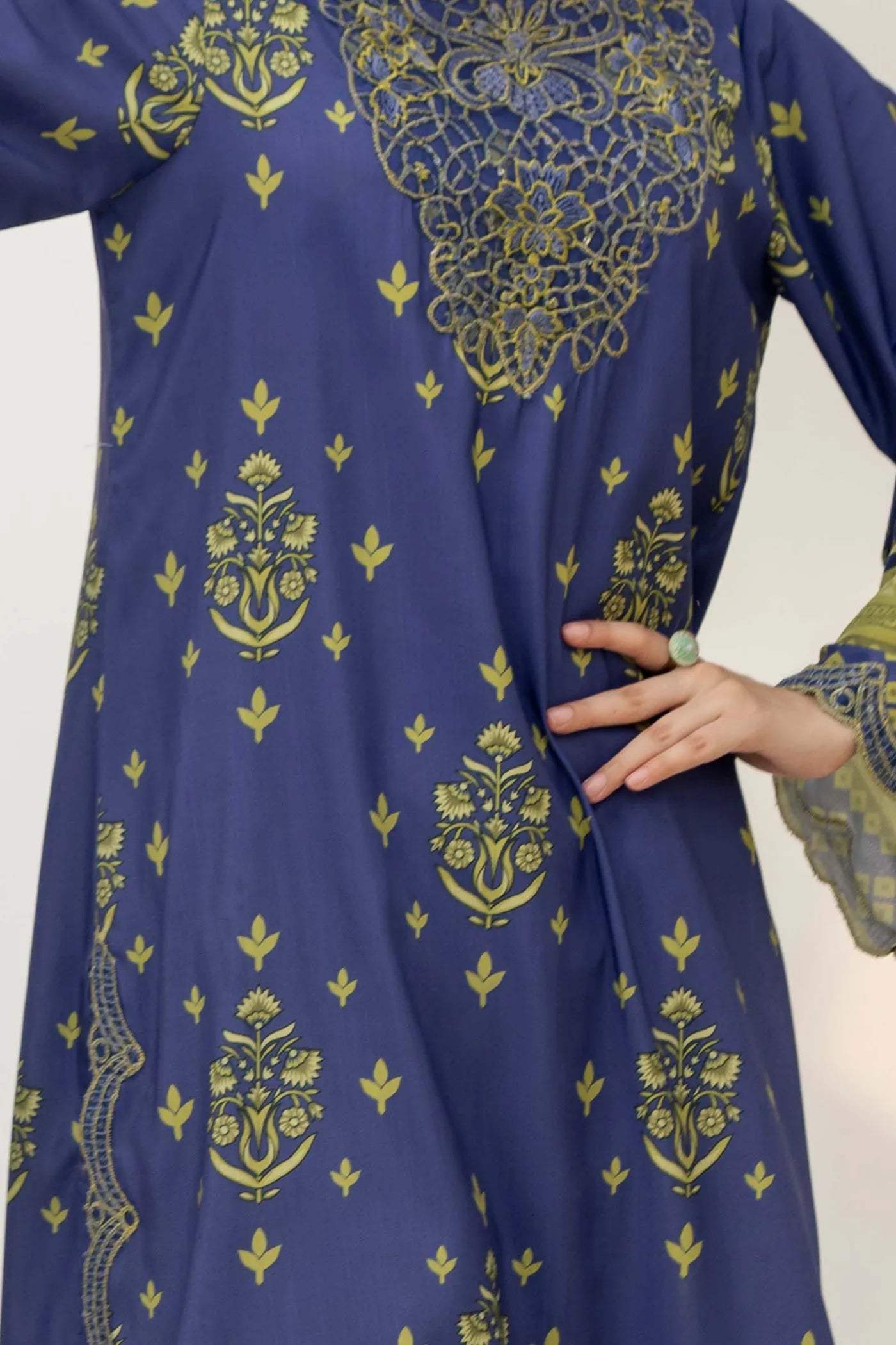 Adan libas slub fabric winter wear 3-piece with chiffon dupata kameez Length 40" as it is model pic