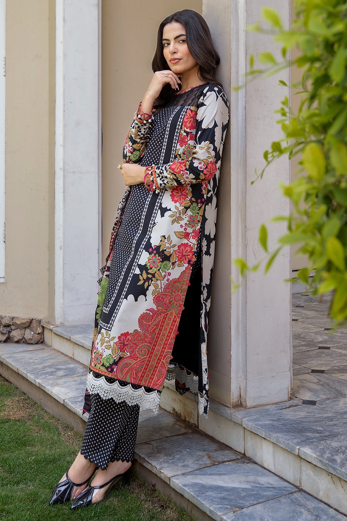01 Chrizma original brand stitched 3-piece summer wear lawn embroidered with chiffon dupata