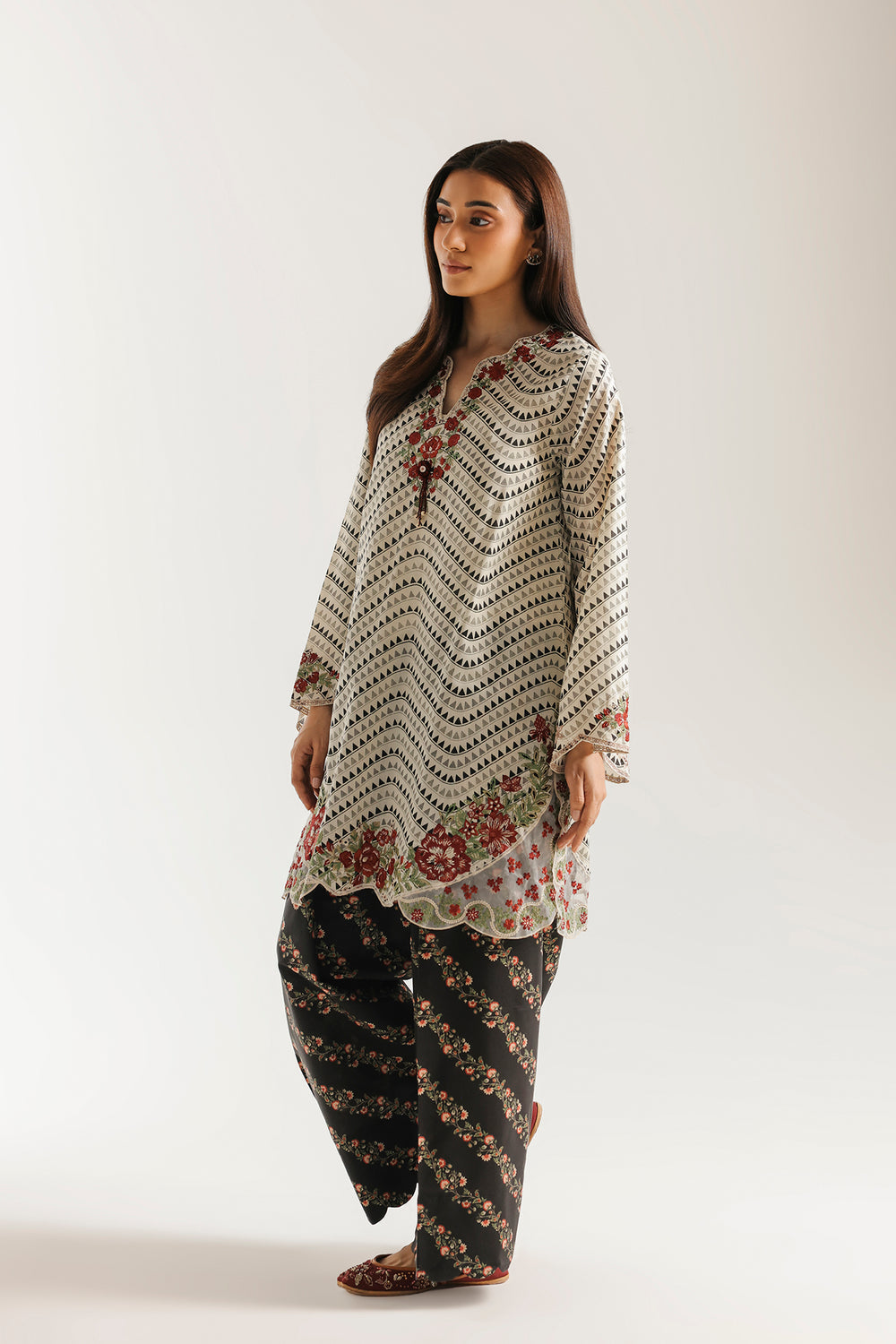 ETHNIC ORIGINAL 2-PIECE Summerwear with  farshi shalwar