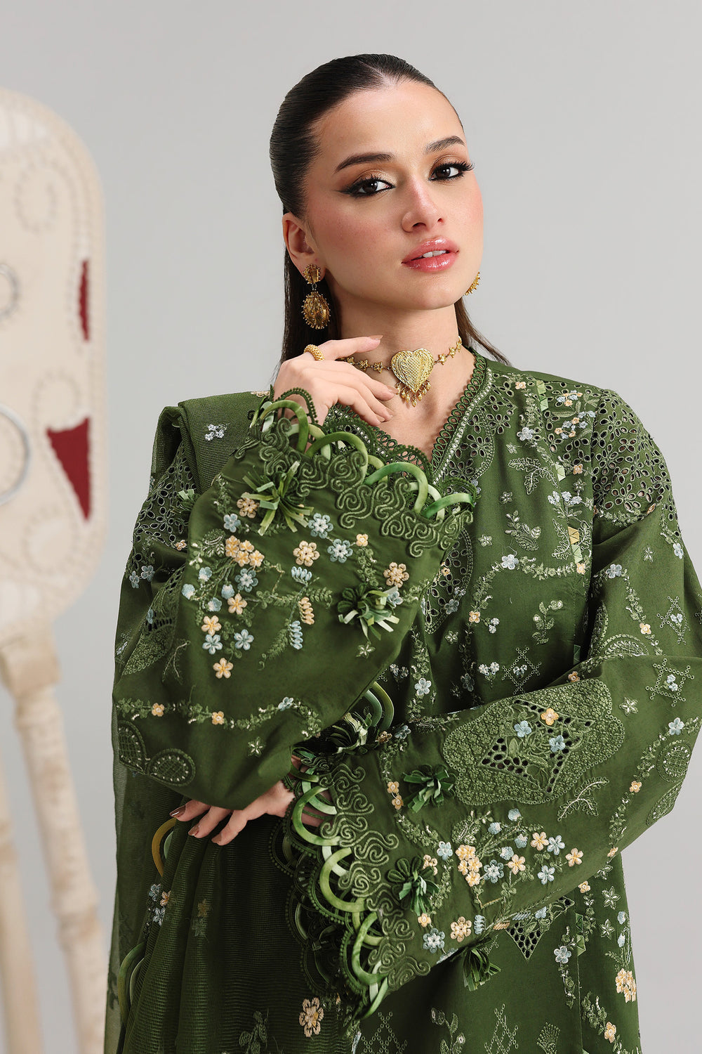 AA1 Original Qalamkar brand stitched 3-piece Luxury Lawn with soft net Dupatta Emberoidered embellished Dress.