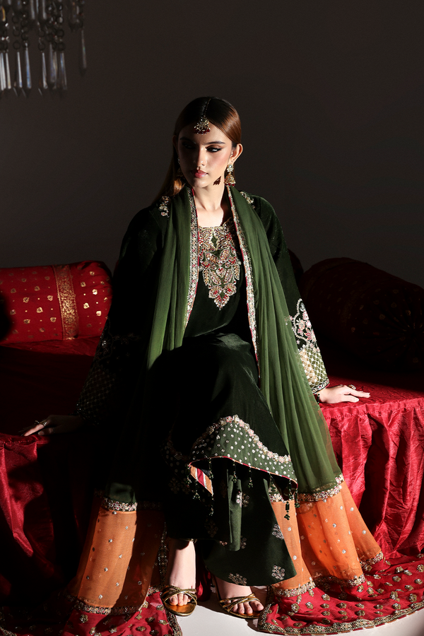 Emaan Adeel Luxury Velvet Mehndi Green Suit – Chiffon Dupatta | Eid & Wedding Collection