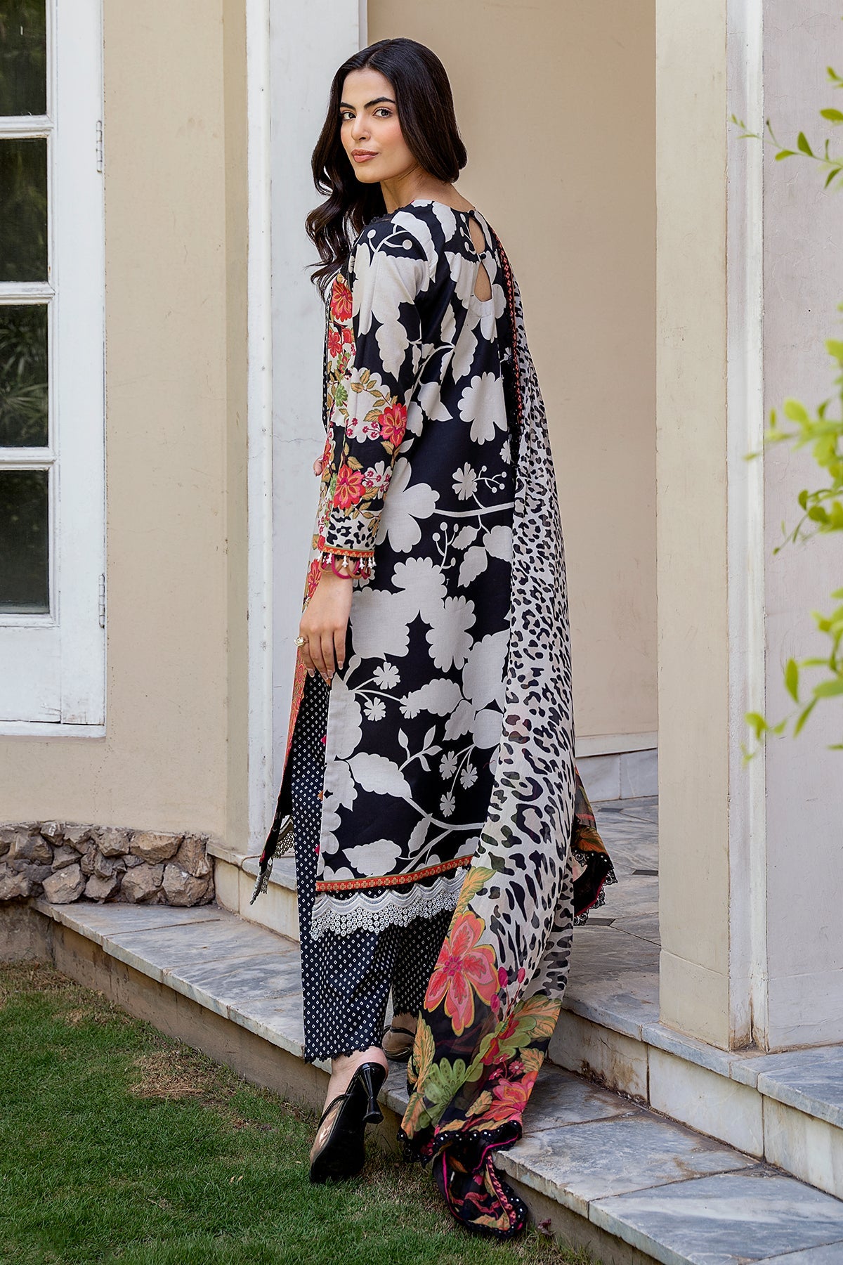 01 Chrizma original brand stitched 3-piece summer wear lawn embroidered with chiffon dupata