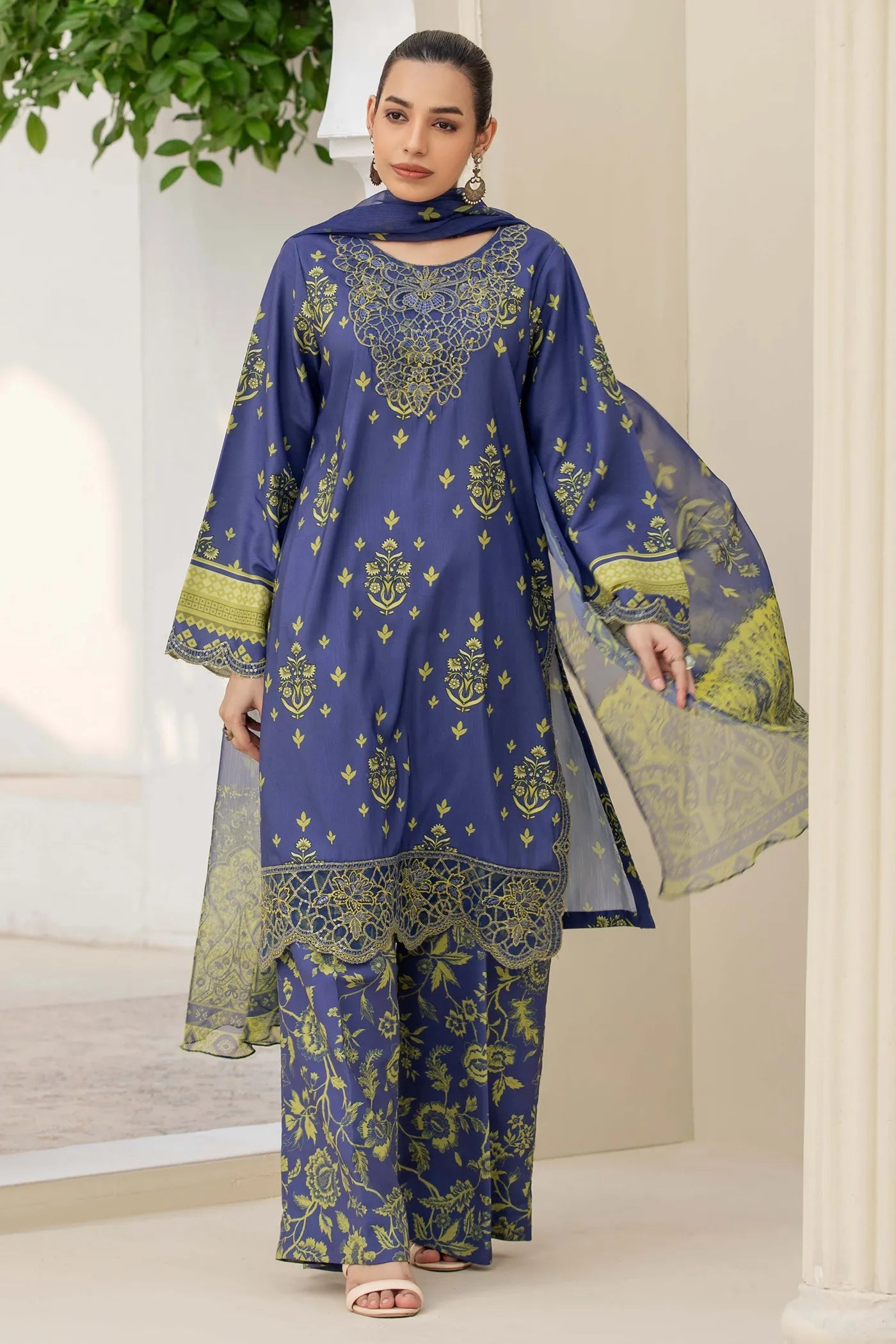 Adan libas slub fabric winter wear 3-piece with chiffon dupata kameez Length 40" as it is model pic